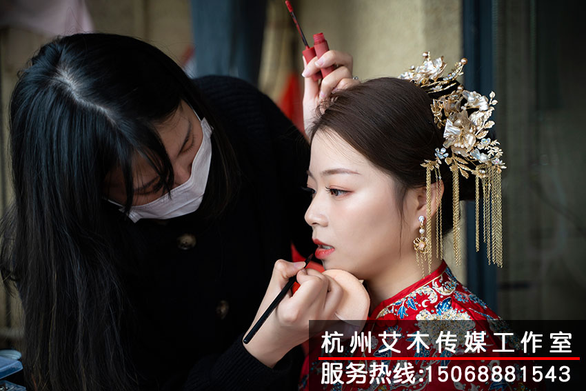 1630818724299265.jpg 新娘化妝現(xiàn)場拍攝